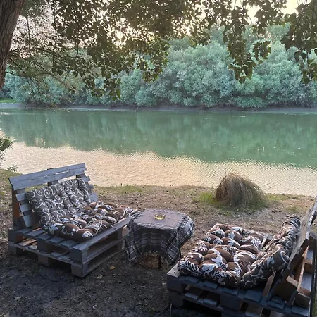 公寓 Kuca Na Obali Save *