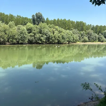 Kuca Na Obali Save Obrenovac (Belgrade)