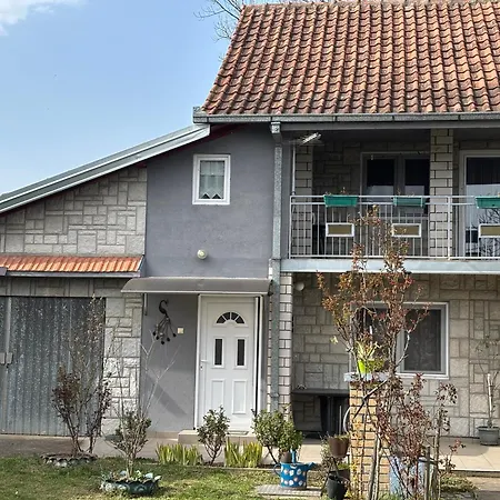 Kuca Na Obali Save Apartment *