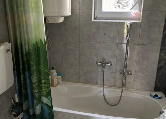 Kuca Na Obali Save 公寓