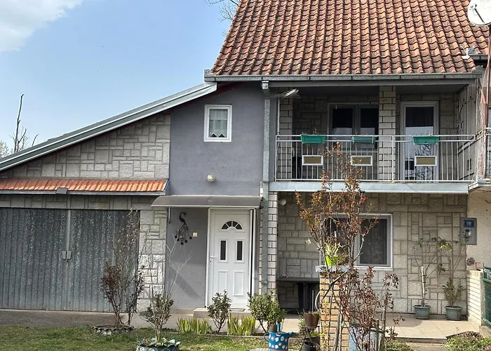 Kuca Na Obali Save 公寓 *