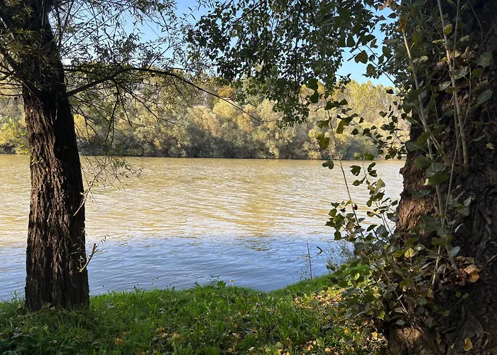 Kuca Na Obali Save *